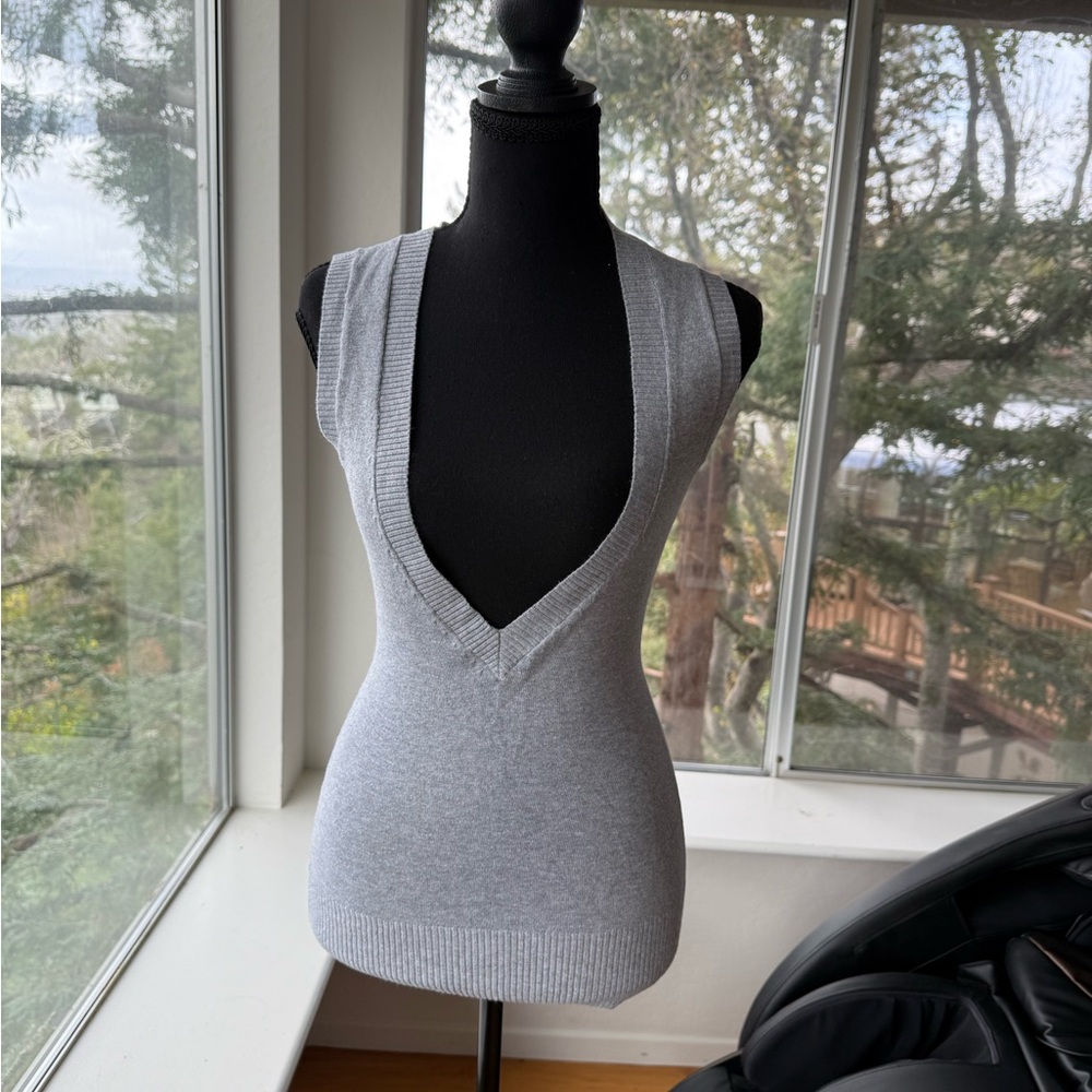 NWOT Urban Behavior V-Neck Knit Vest Heather Gray Cotton XS